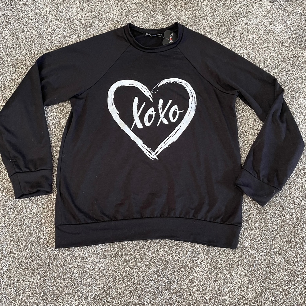XOXO Heart Crew Neck Sweatshirt ❤️ Black